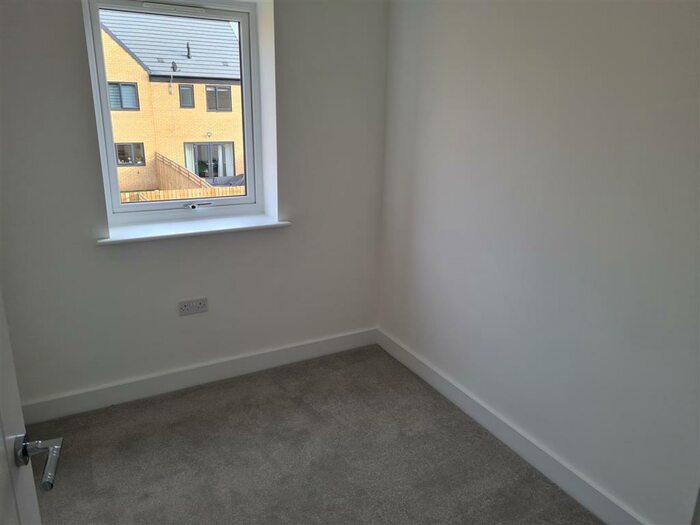 3 Bedroom House To Rent In Pond Close, Doncaster, DN4