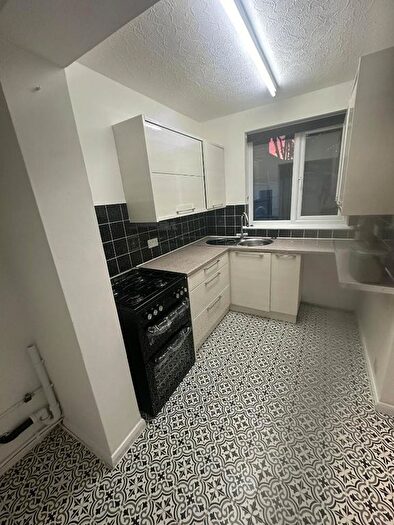 1 Bedroom Property To Rent In Keswick Drive, Enfield, EN3