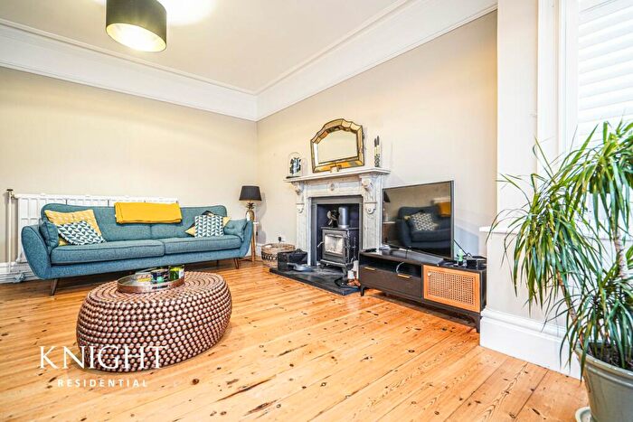 6 Bedroom Detached House For Sale In Cambridge Road, Colchester, CO3