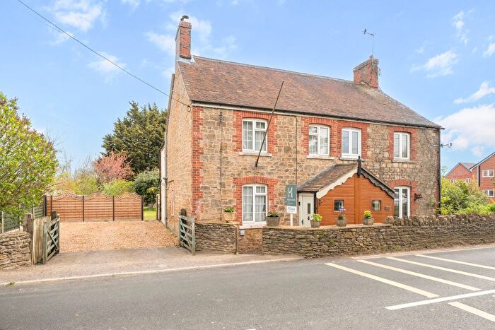4 Bedroom Semi Detached House To Rent In Slades Hill, Templecombe, BA8