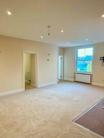 2 Bedroom Flat To Rent In Hollywood Court Hollywood Road, London, SW10