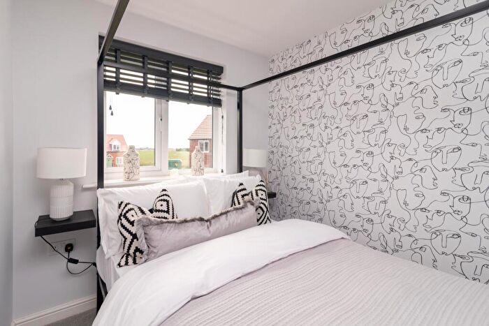 2 Bedroom Semi-Detached House For Sale In Middlefield Lane, Gainsborough, Lincolnshire, DN21