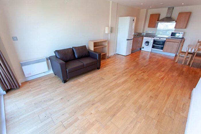 2 Bedroom Apartment To Rent In Leeds Street, L3