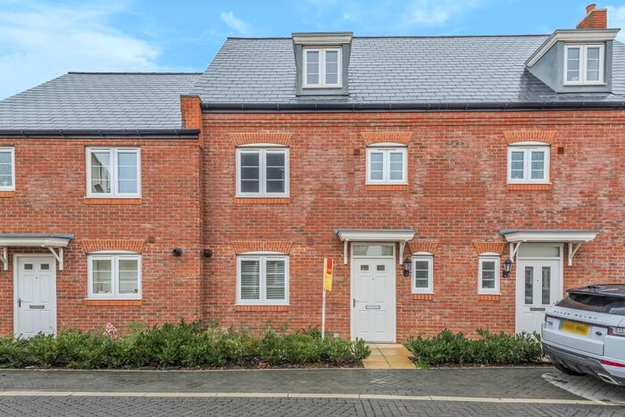 4 Bedroom Terraced House To Rent In Wetherby Road, Bicester, OX26