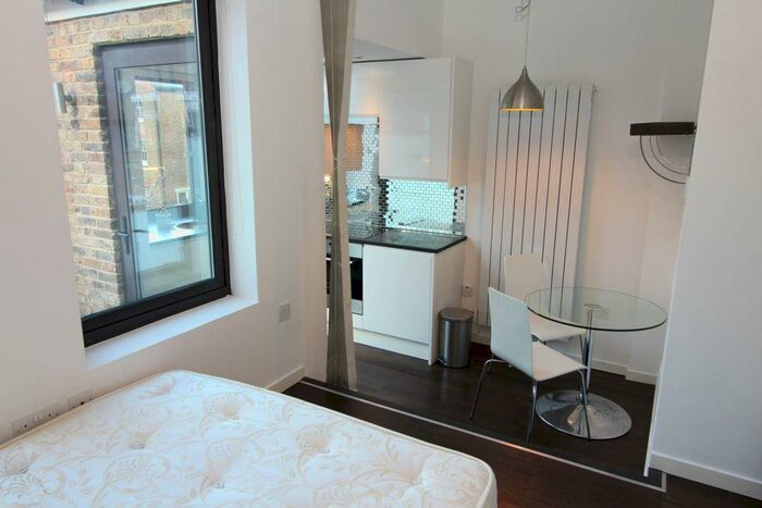 Studio To Rent In Hemstal Road, West Hampstead, NW6