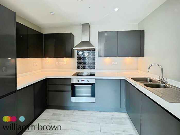 2 Bedroom Flat To Rent In Victoria Avenue, Southend-On-Sea, SS2