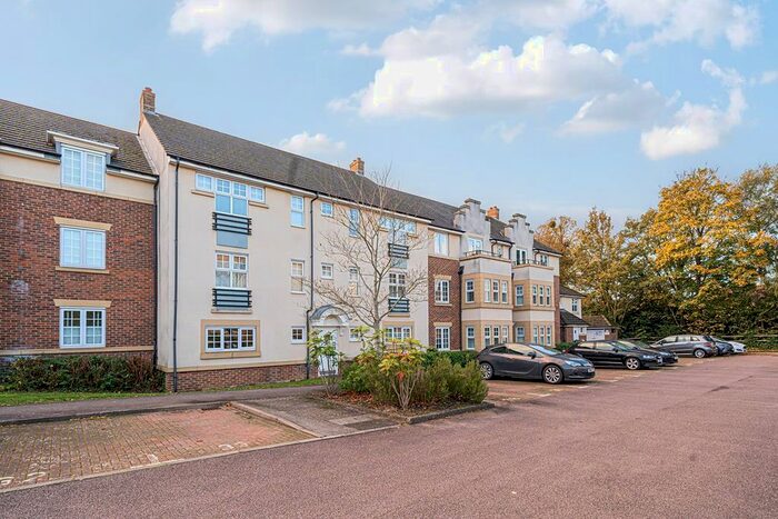 2 Bedroom Flat To Rent In The Hawthorns, Flitwick, MK45