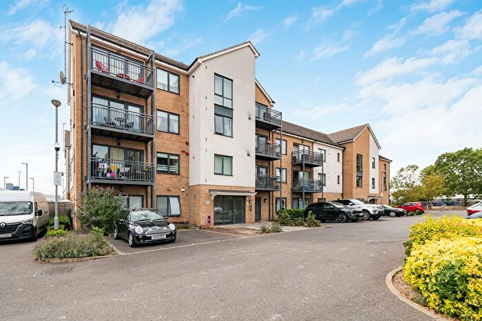 2 Bedroom Flat For Sale In Watson Place, London, SE25