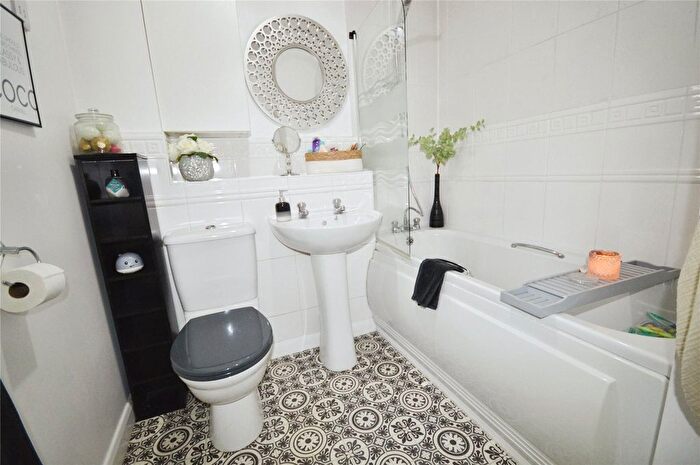 3 Bedroom End Terrace House For Sale In Blueberry Way, Woodville, Swadlincote, Derbyshire, DE11