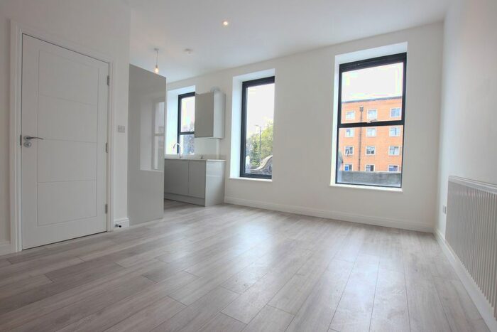 1 Bedroom Flat To Rent In Camberwell Road, London, SE5