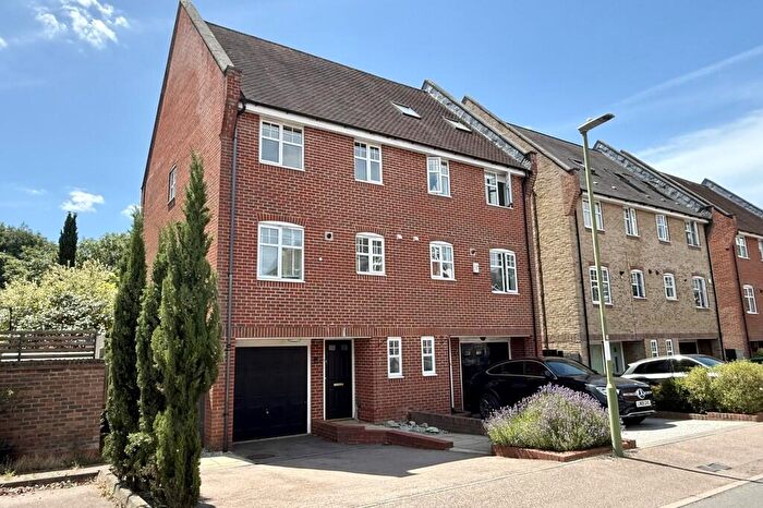 4 Bedroom Semi-Detached House To Rent In Lilbourne Drive, Hertford, SG13