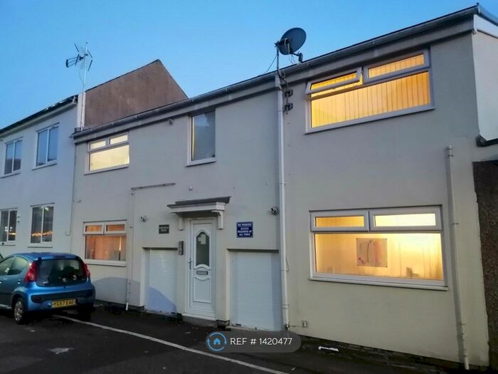 1 Bedroom Flat To Rent In Northway House, St Annes, FY8