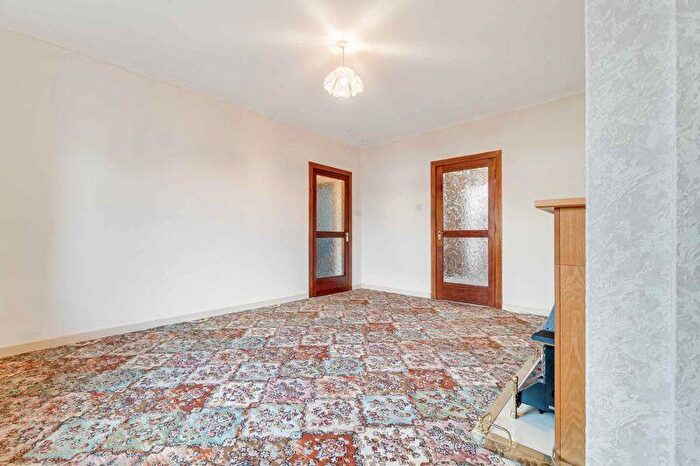 3 Bedroom Semi-Detached Villa For Sale In Castle Croft, Dalmellington, KA6