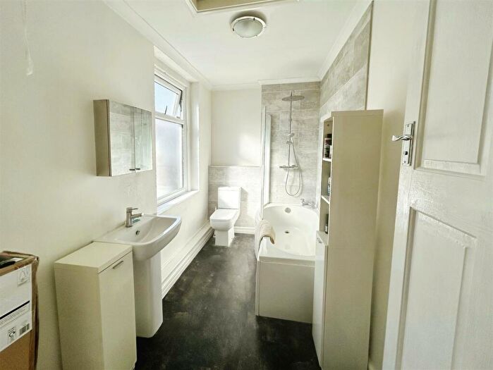 1 Bedroom Flat For Sale In Sea Street, Herne Bay, CT6