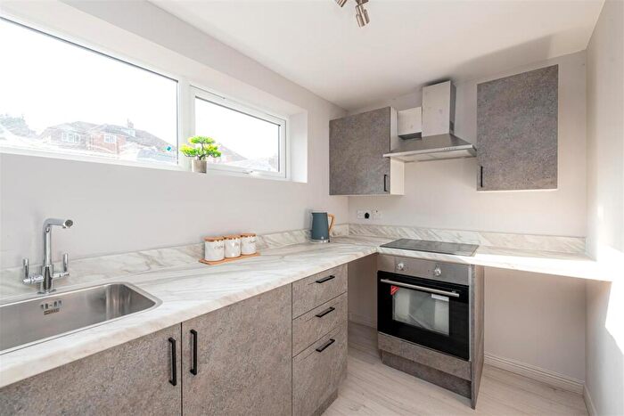 1 Bedroom Flat To Rent In Longland Way, High Wycombe, HP12