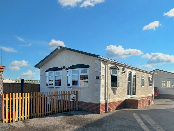 2 Bedroom Park Home For Sale In Sea Lane, Ingoldmells, PE25