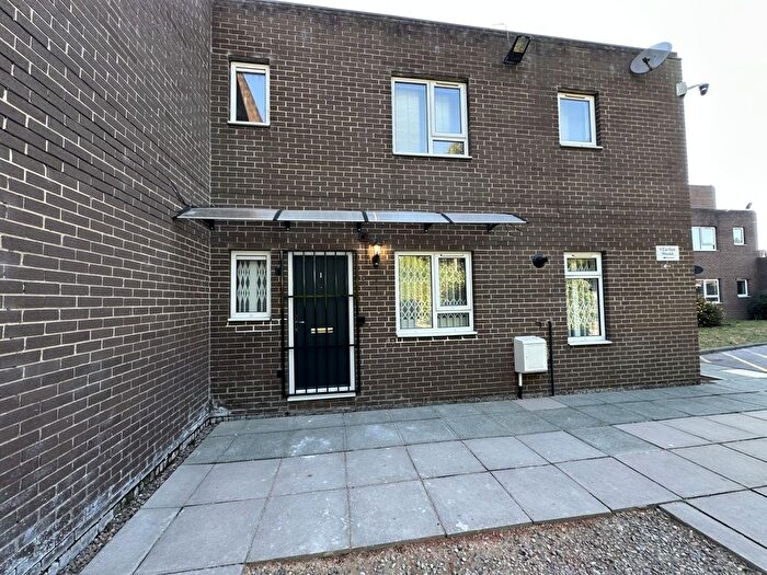 3 Bedroom Flat For Sale In Carlton House, North Street, South Kirkby, WF9