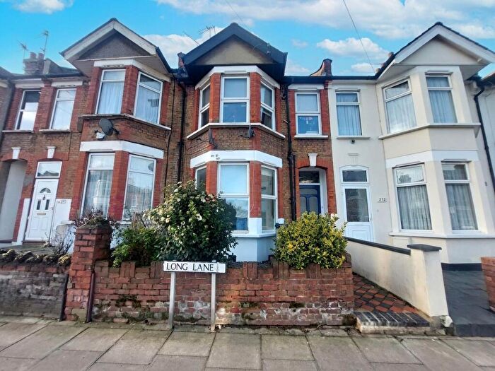 2 Bedroom Flat To Rent In Long Lane, London, N3