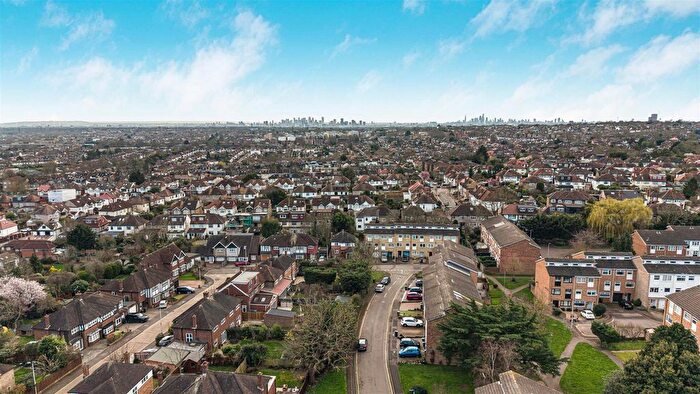 3 Bedroom Property For Sale In Glen Crescent, Woodford Green, IG8