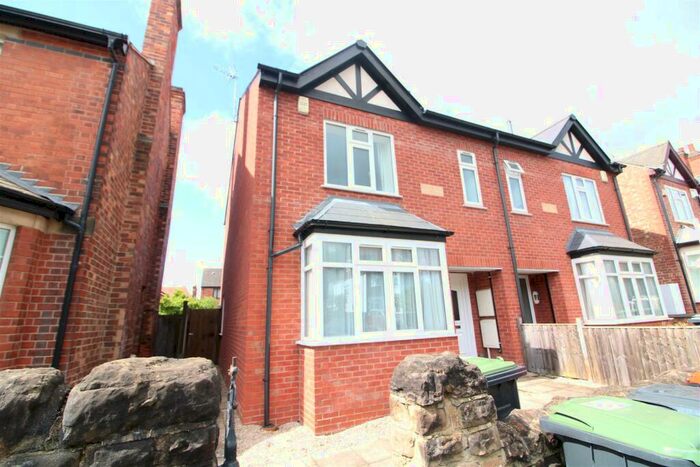 6 Bedroom House To Rent In Peveril Road, Beeston, Nottingham, NG9