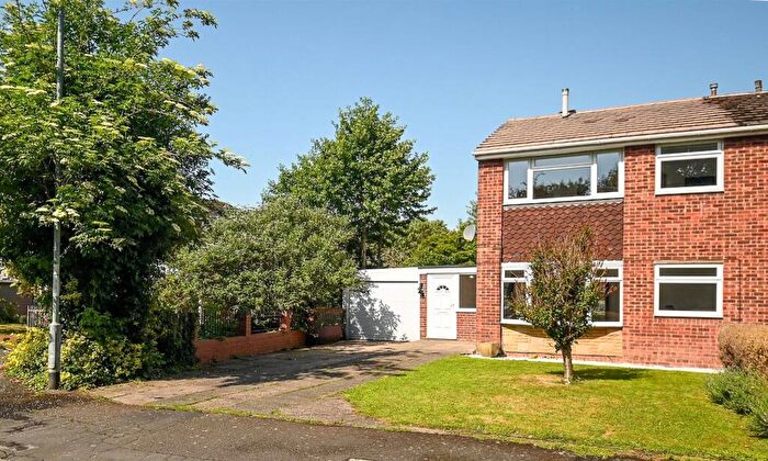 3 Bedroom Semi-Detached House For Sale In Collinson Road, Barton Under Needwood, DE13