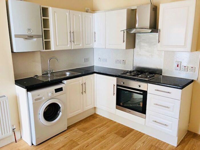 2 Bedroom Flat To Rent In Whitworth Road, South Norwood, SE25