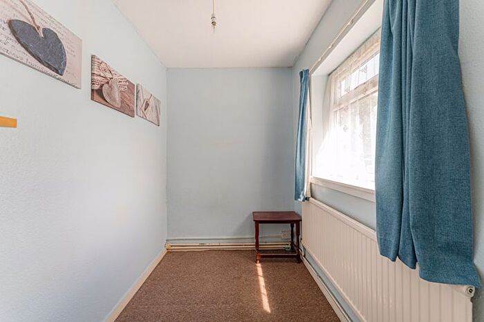 4 Bedroom Detached House For Sale In Scotland Green Road North, Enfield, EN3