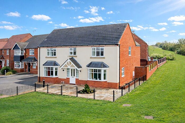 4 Bedroom Detached House For Sale In Harris Close Newton Leys, Milton Keynes, MK3