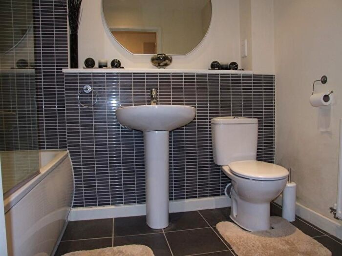 1 Bedroom Flat To Rent In Academy Place, Osterley, Isleworth, TW7