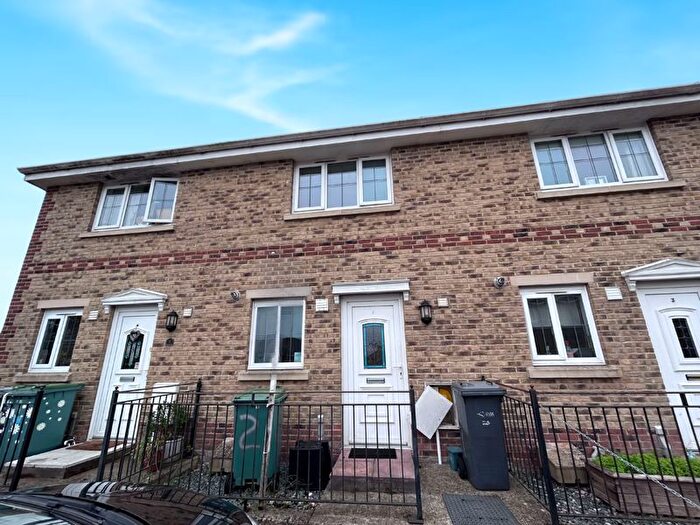 2 Bedroom Terraced House To Rent In Bowdens Mead Close, Newport, PO30