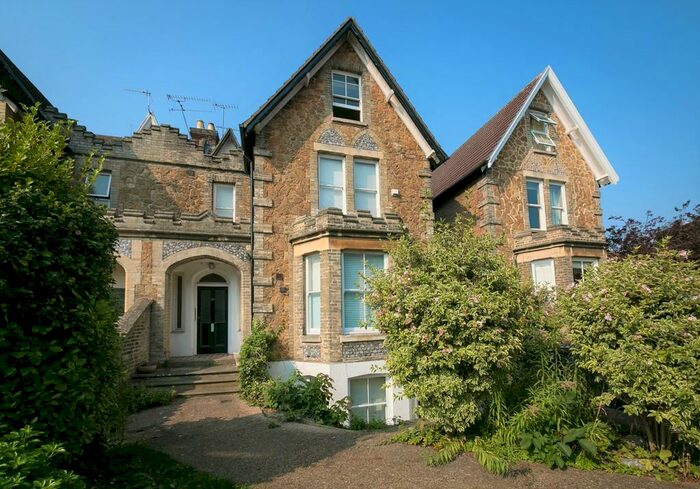 Apartment To Rent In Epsom Road, GU1