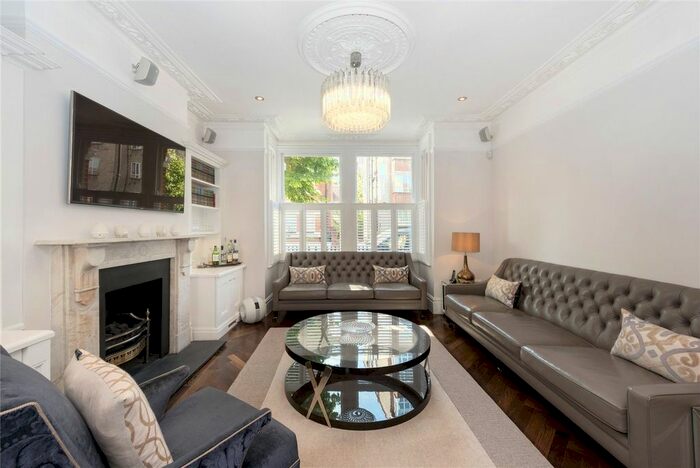 4 Bedroom Semi-detached House For Sale In Blandford Road, Chiswick, W4