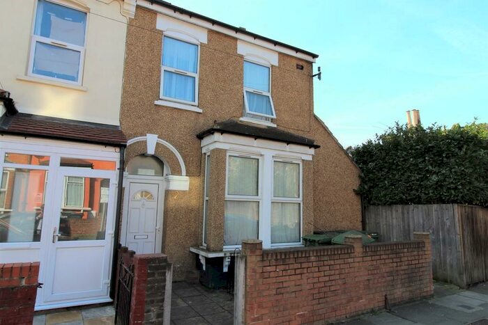 1 Bedroom Apartment To Rent In Gathorne Road, London, N22