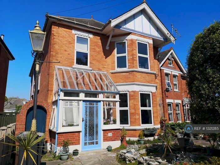 3 Bedroom Flat To Rent In New Park Road, Southbourne, BH6