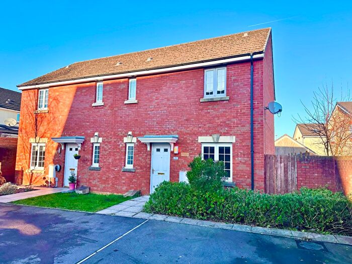 3 Bedroom Semi-Detached House To Rent In Parc Panteg, Griffithstown, Pontypool, NP4
