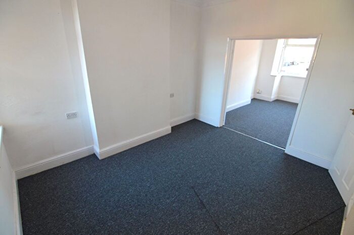 3 Bedroom Terraced House For Sale In Ladysmith Road, Grimsby, DN32