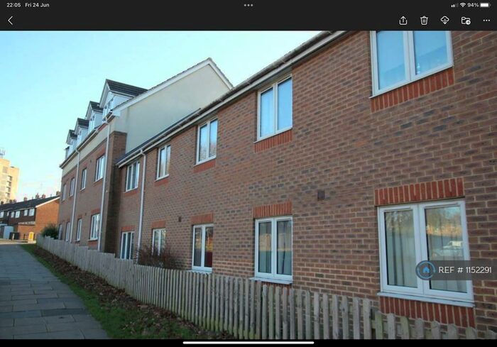 2 Bedroom Flat To Rent In Trefoil Lodge, Stevenage, SG1