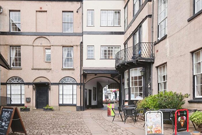 2 Bedroom Flat For Sale In Agincourt Square, Monmouth, NP25