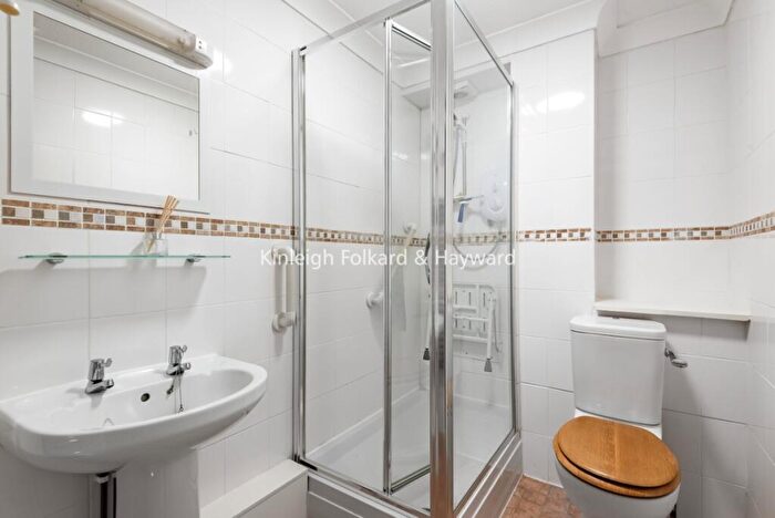 2 Bedroom Apartment To Rent In Magpie Hall Lane Bromley, BR2