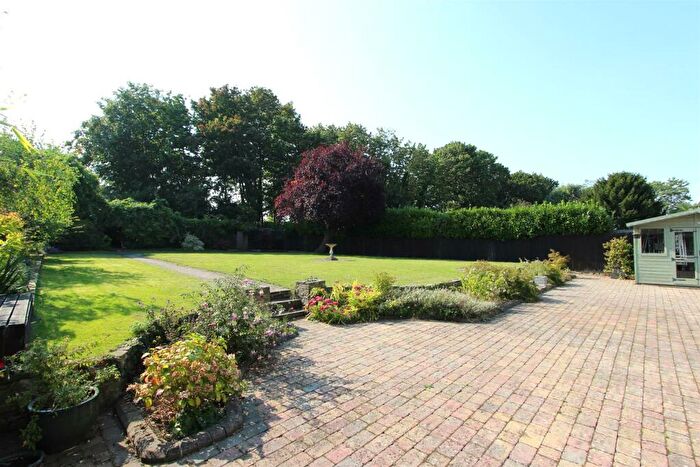 5 Bedroom Detached House For Sale In Banstead Road, Banstead, SM7