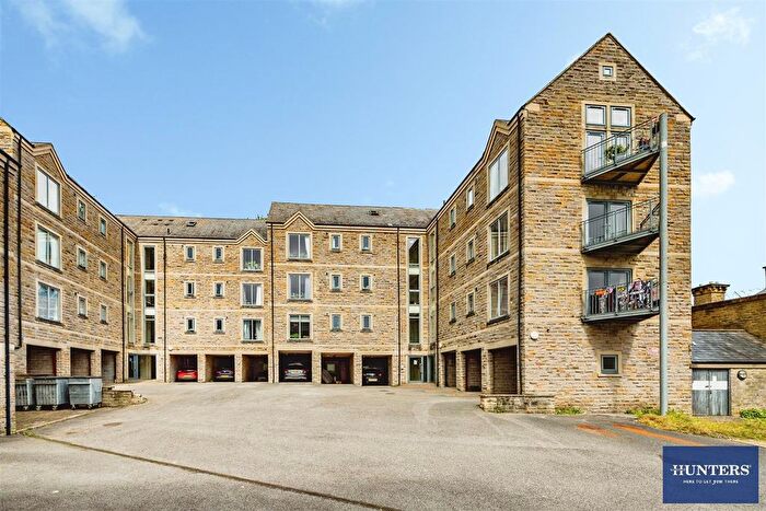 3 Bedroom Property For Sale In North Park, King Cross Street, Halifax, HX1