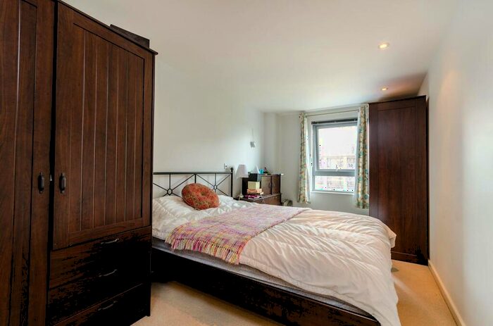 2 Bedroom Flat To Rent In Church Street East, Woking, GU21