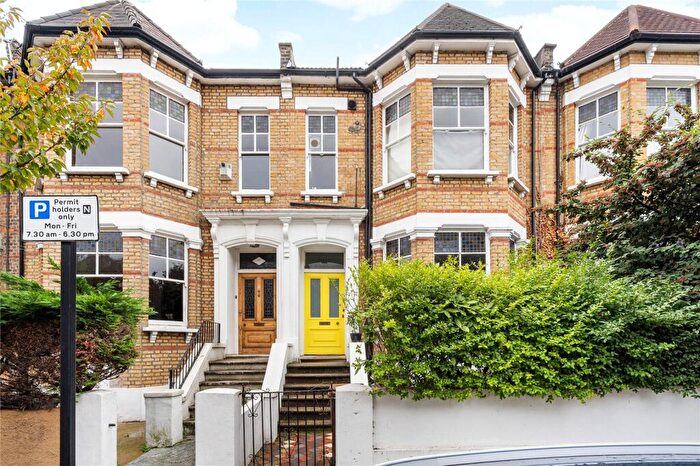 1 Bedroom Apartment To Rent In Thistlewaite Road, E5