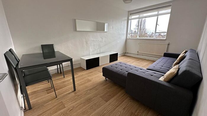 1 Bedroom Flat To Rent In Bevin Court, Islington, WC1X