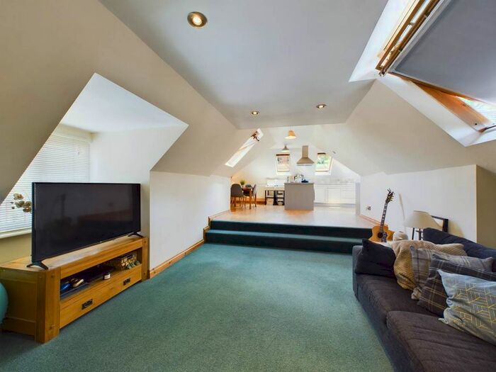 2 Bedroom Flat To Rent In Baldwyns Court, Dartford Road, Bexley, DA5