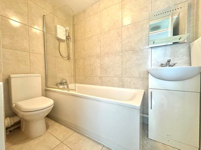 1 Bedroom Apartment For Sale In Barnview Lodge, College Road, Harrow, HA3