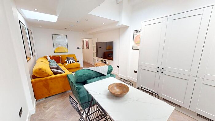 6 Bedroom House To Rent In Rookery Road, Birmingham, B29