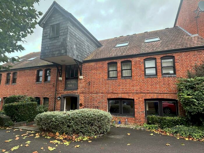 2 Bedroom Apartment To Rent In Hunts Mill, Crispin Place, OX10