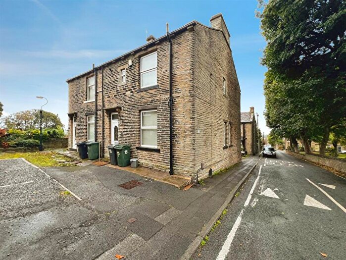 2 Bedroom End Of Terrace House For Sale In Moorside Road, Bradford, BD2