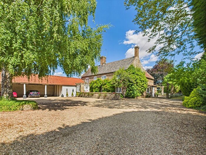 6 Bedroom Detached House For Sale In Wretton Road, Stoke Ferry, King's Lynn, PE33